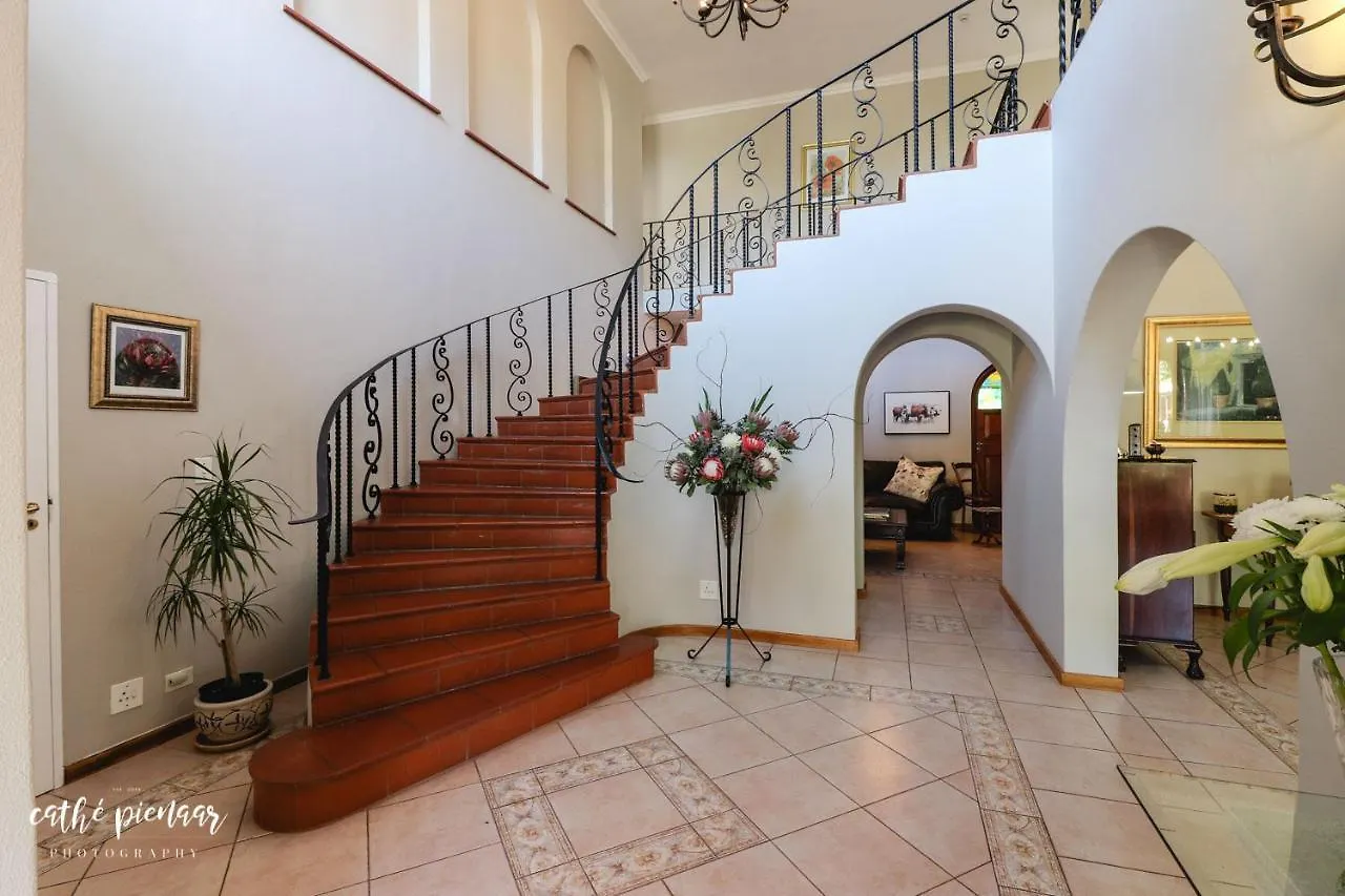 A Tuscan Villa Guest House Fish Hoek