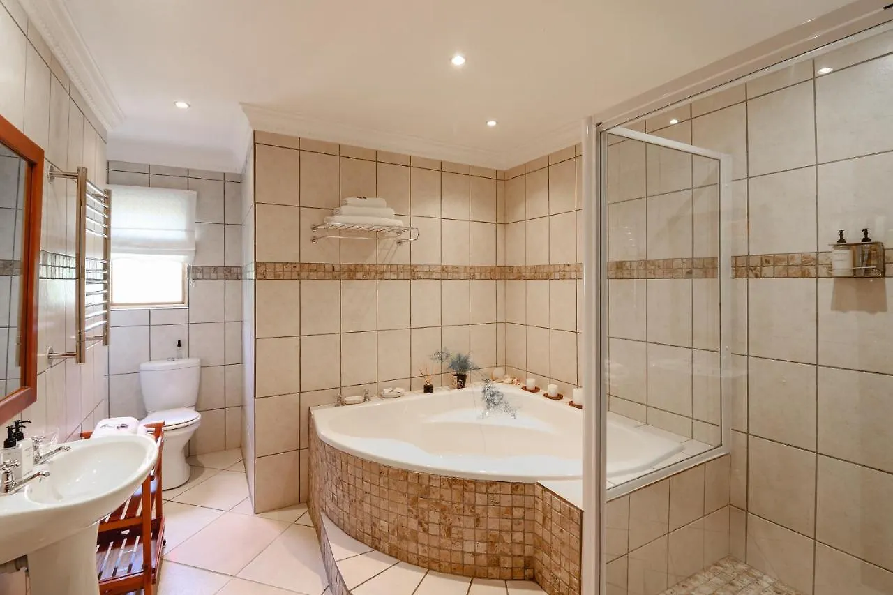 A Tuscan Villa Guest House Fish Hoek
