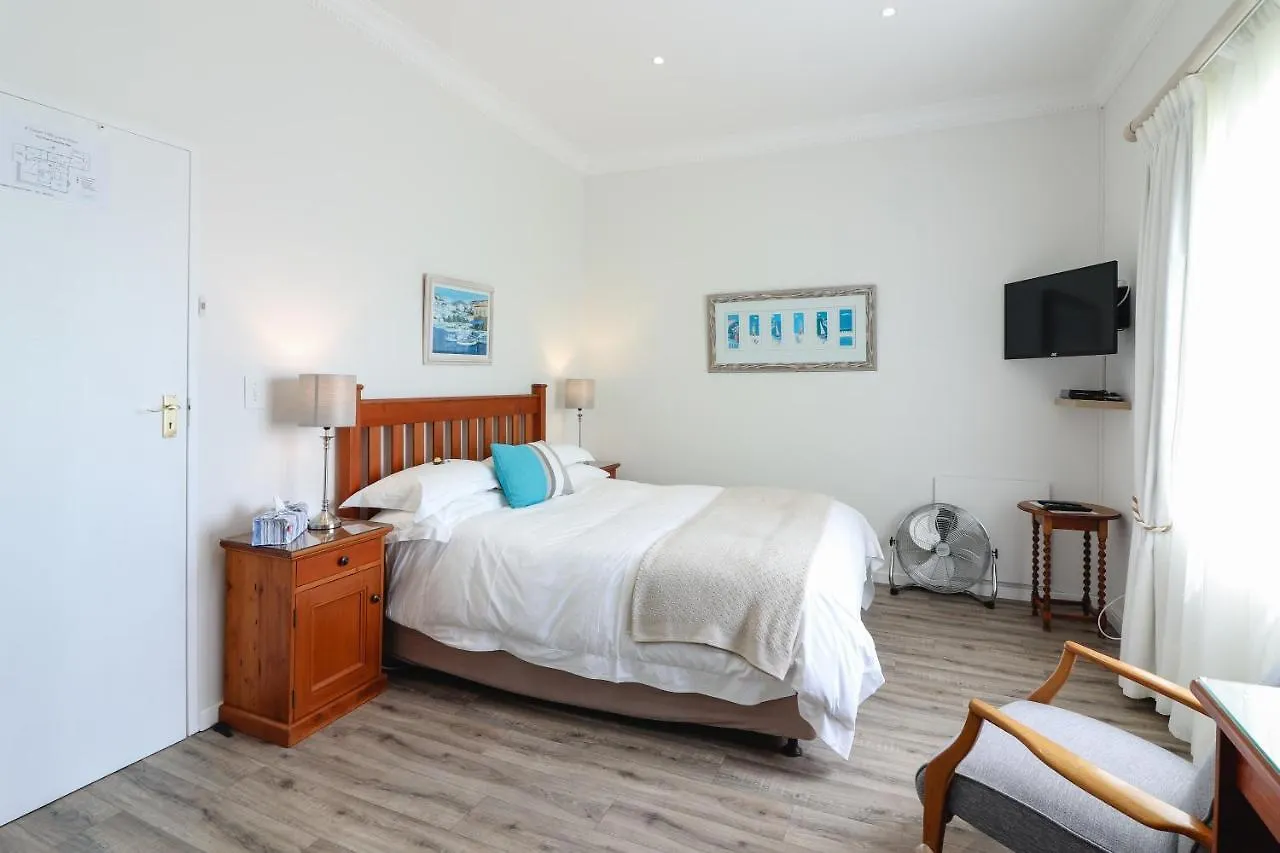 A Tuscan Villa Guest House Fish Hoek